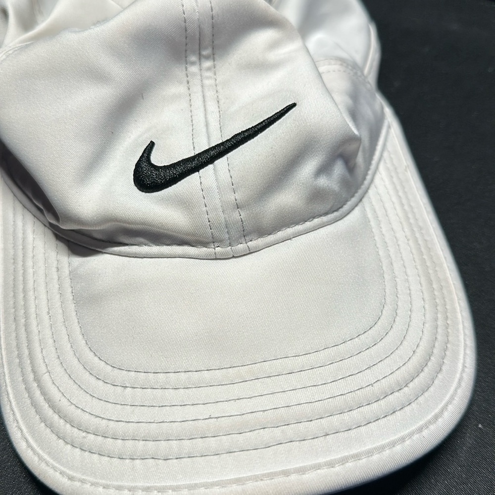 Nike White Hat Uni-Sex